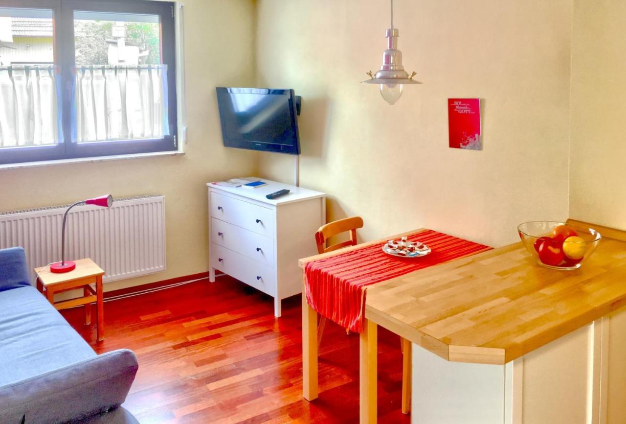 Ferienwohnung Maeder Schaafheim Esterno foto